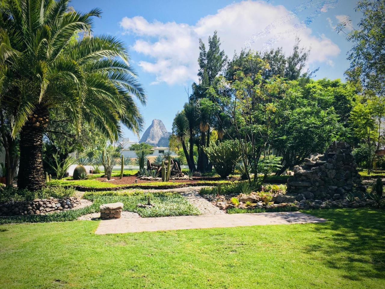 Club Vergel Resort Bernal Exterior photo